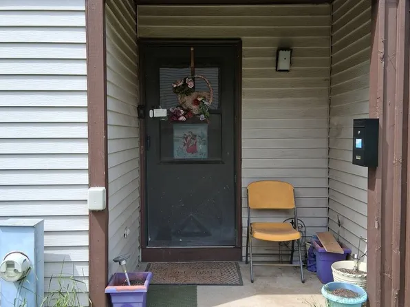 1375 Court Marguerite, Hanover Park, IL 60133