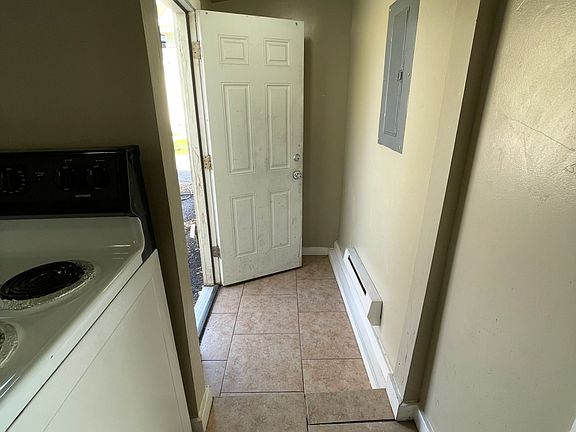 5th image of 2742 Adams Ave