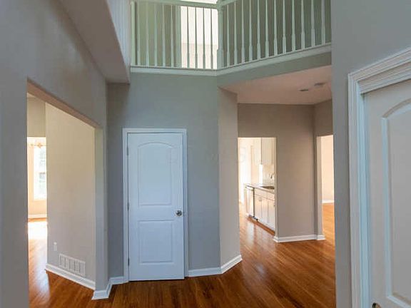 2nd image of 506 Ivyside Sq