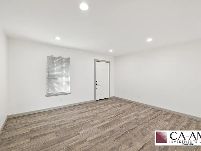 3900 N 6th St #8 — Photo 6