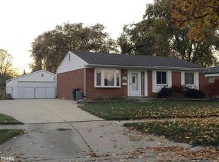 26907 Merideth Dr, Warren, MI 48091