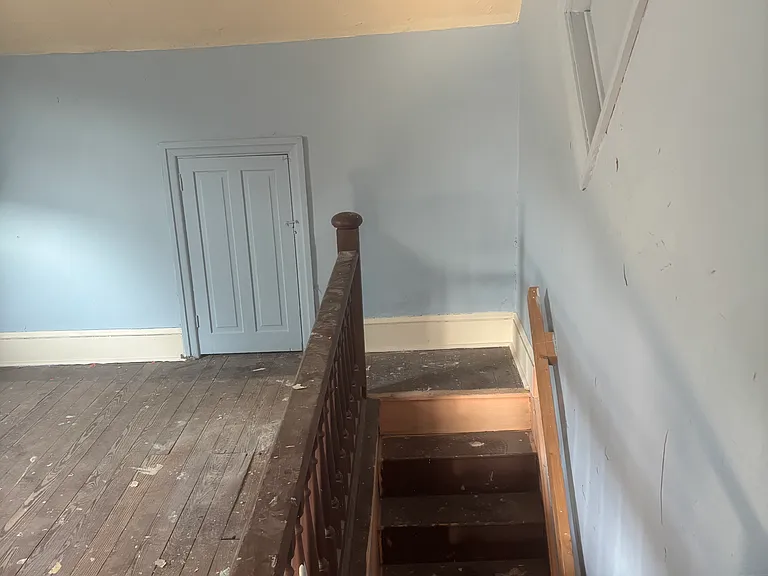 221 East St — Photo 18