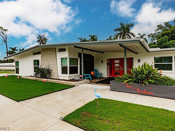 2nd image of 1013 Aqua Ln