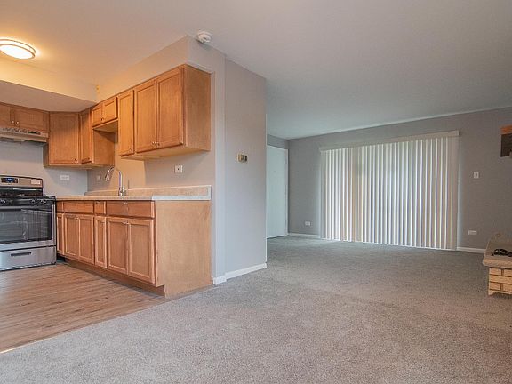 3rd image of 16735 Forest Ave #1N