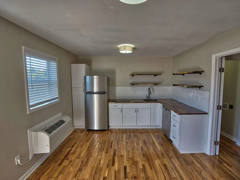 3905 Alabama Ave — Photo 2