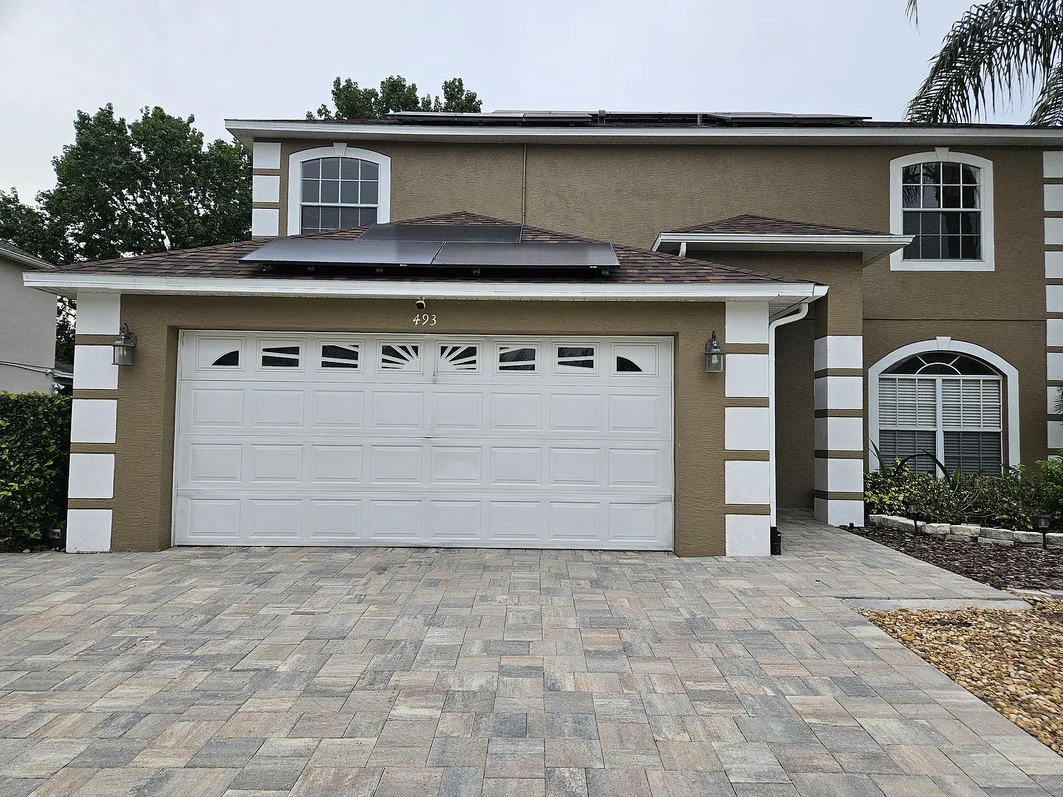 4 bed, 2.5 bath, 2549 sqft, $1,395 — Photo 1