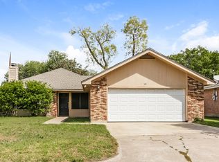 101 Colony Dr, Arlington, TX 76002