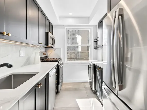 520 East 72nd Street image 4 of 19