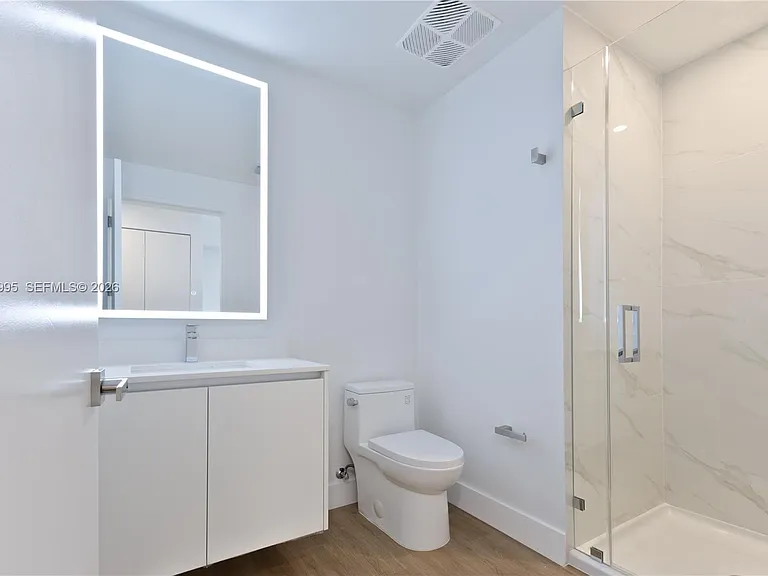 700 NE 24th St #5402 — Photo 29