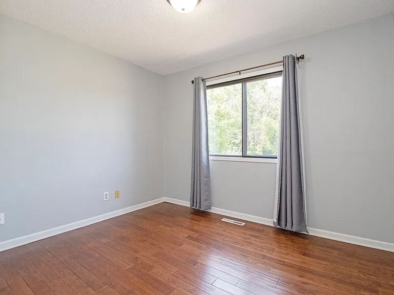 7626 Wedgewood Ct N — Photo 13