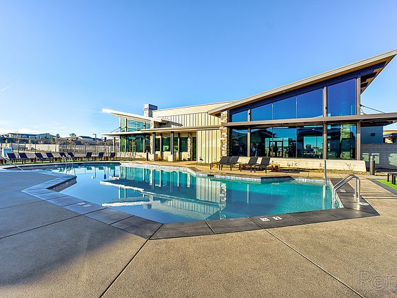 Resort Style Pool | Apartments in Prescott Valley, AZ | The Flats at Jasper