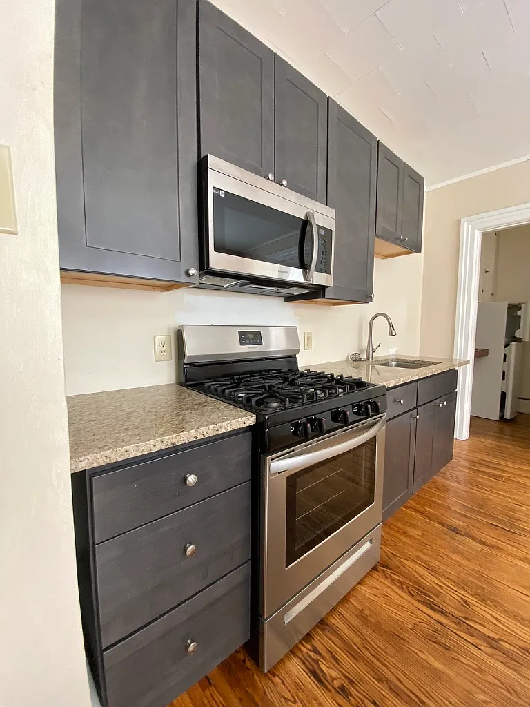 1051 West 4th Street - 1 Bedroom Units - 2W — Photo 2