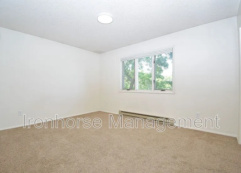 811 W Villard St #63 — Photo 5