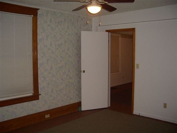 5th image of 109 N 2nd Ave