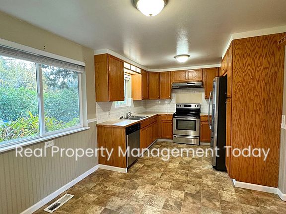 4th image of 11714 110th Ave E