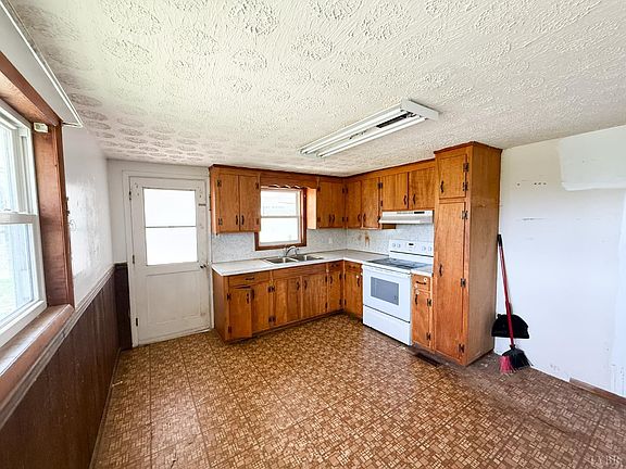 5th image of 6218 Old Evergreen Rd