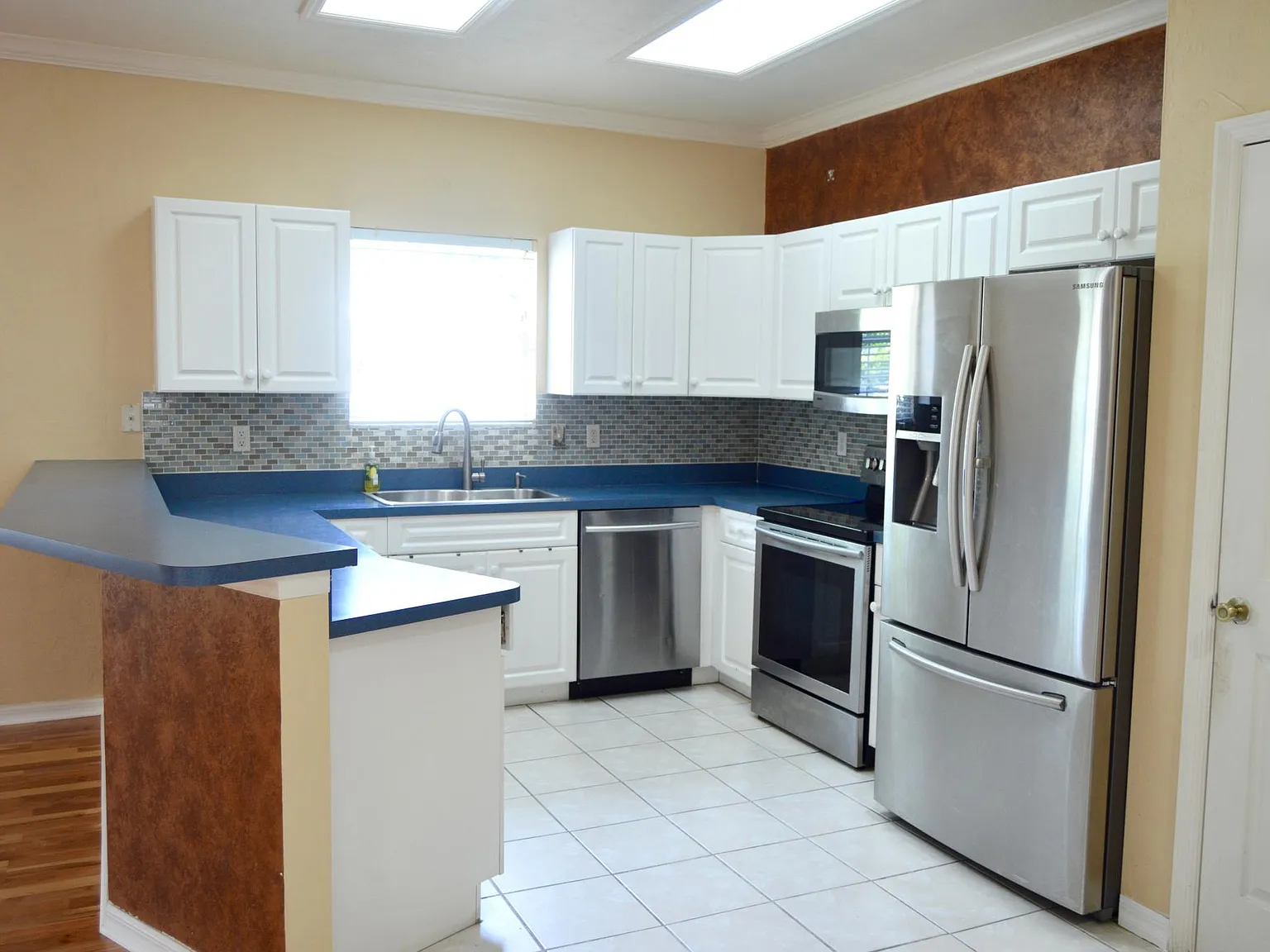 3 bed, 1545 sqft, $1,995 — Photo 4
