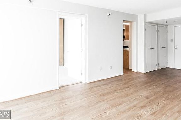 5th image of 7401 Westlake Ter APT 905