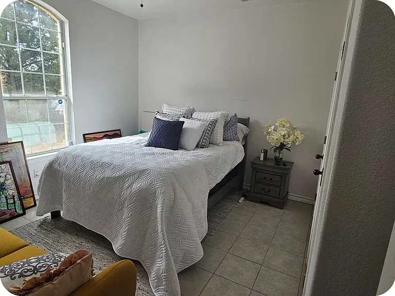 8015 Ventura Blvd — Photo 8