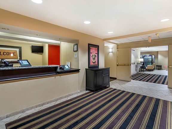 Lobby and Guest Check-in