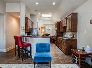 601 Poplar Ln, Irving, TX 75063