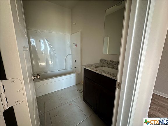 5th image of 918 James Parker Cir