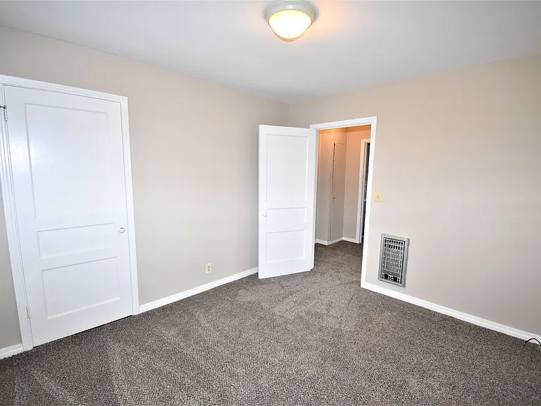 Woody Hills Dr - 936 / 938 — Photo 11
