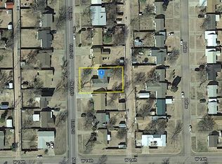 1406 Ennis St, Plainview, TX 79072