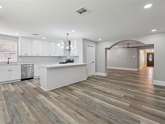 4th image of 119 Pi St
