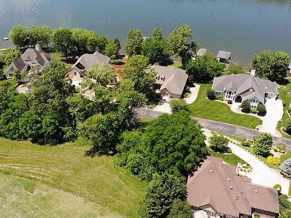 5th image of 270 Pineberry Dr