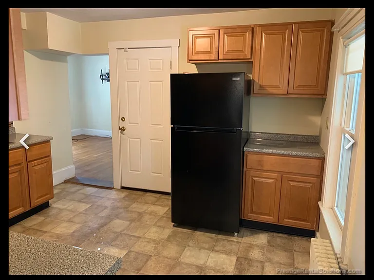 36 Davison St #B — Photo 3