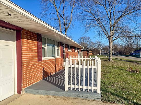 5th image of 4469 Longfellow Ave