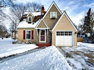 1322 W Oakcrest Dr, Appleton, WI 54914