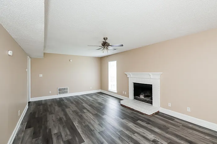 13715 Dealtry Ln — Photo 2