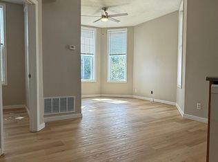 563 S 26th Avenue, Omaha, NE 68105