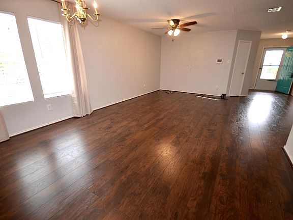 2nd image of 617 Pickwick Ln