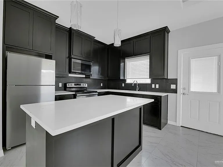 1012 E La Cantera Ave #4 — Photo 7