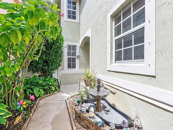 5th image of 11180 NW 46th Drive