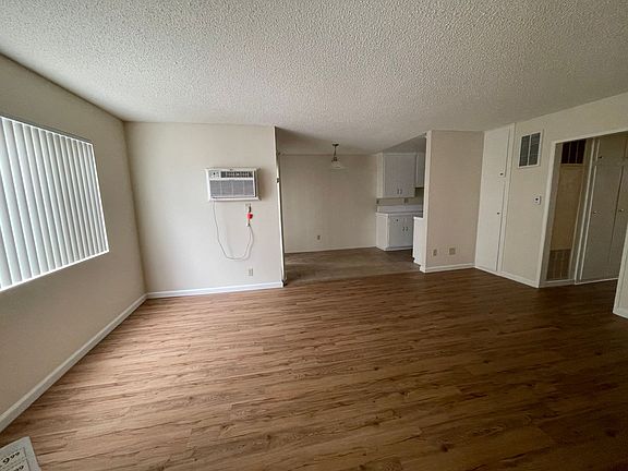 2nd image of 631 E Orange Grove Ave #I