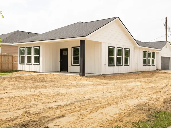 1300 Edison St, Baytown, TX 77520