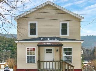 737 Pottsville St, Lykens, PA 17048