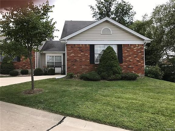 This is and end Unit that is next to a single family residence.  The grounds are maintained by the Association.