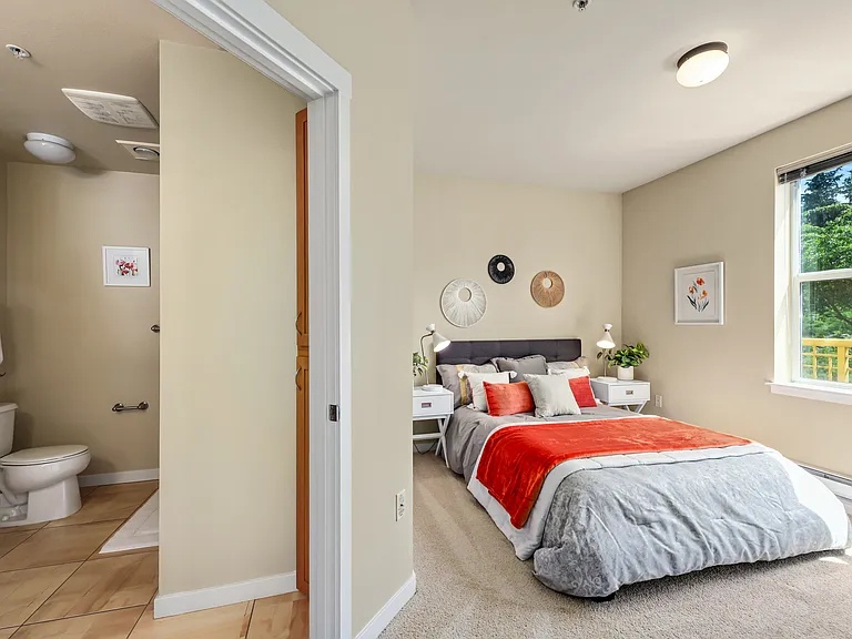 16141 Cleveland St #203 — Photo 9