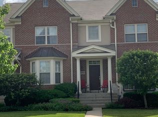 2460 Waterbury Ln, Buffalo Grove, IL 60089