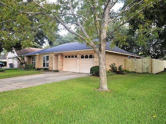 2nd image of 2798 Pinewood Dr