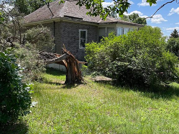4th image of 380 Veigel Ave
