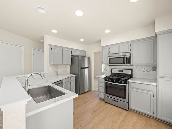 5th image of 3916 Promenade Way