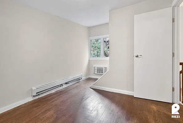 Rented by REZI | media 6