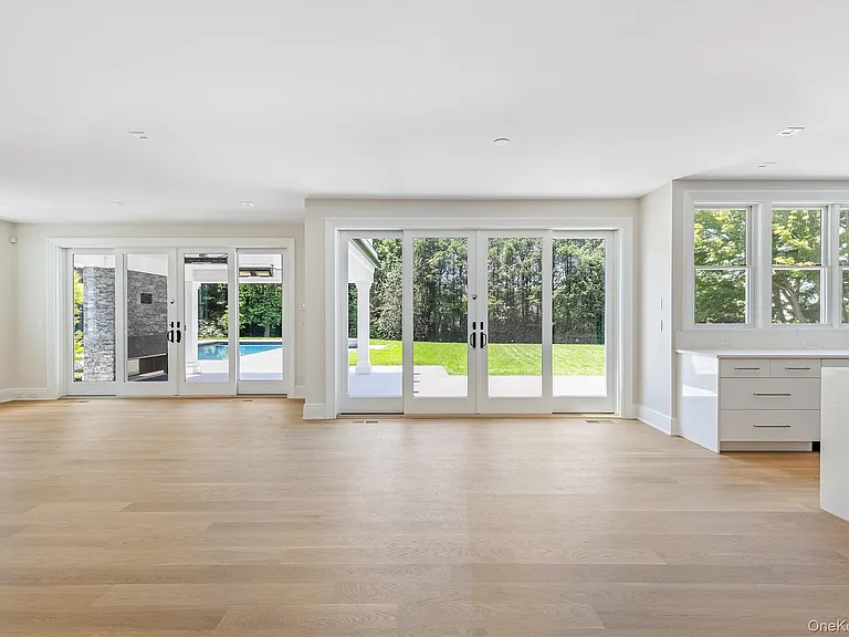 42 Mamaroneck Rd — Photo 12