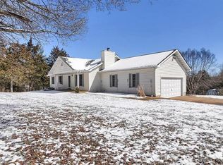 906 Ranch Ln, Villa Ridge, MO 63089